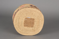 Makah%20artist%2C%20%3Cb%3E%3Ci%3E%20Basket%3C%2Fi%3E%3C%2Fb%3E%2C%20ca.%201940%2C%20sweet%20grass%20sedge%2C%20slew%20sedge%2C%20beargrass%2C%20and%20aniline%20dyes%2C%20The%20Elizabeth%20Cole%20Butler%20Collection%2C%20no%20known%20copyright%20restrictions%2C%202009.1.29